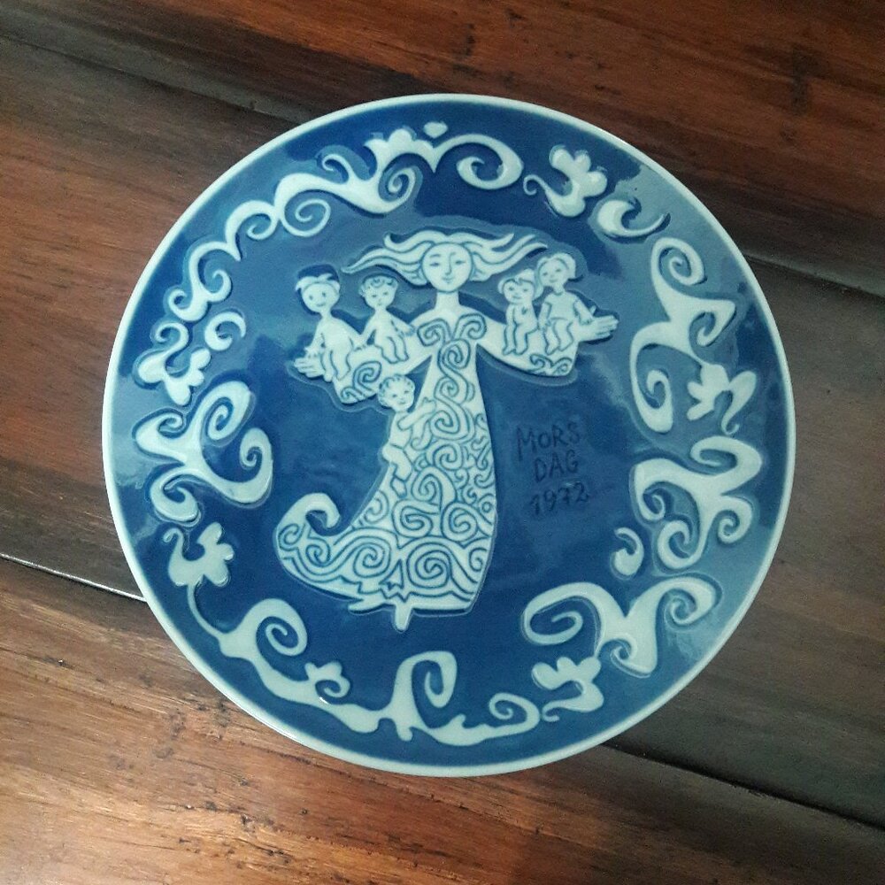 Vintage Royal Copenhagen 6" MOTHERS DAY 1972 Plate